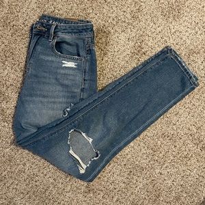 American Eagle AE Ripped Mom Jean ripped with comfort stretch waistband size 2